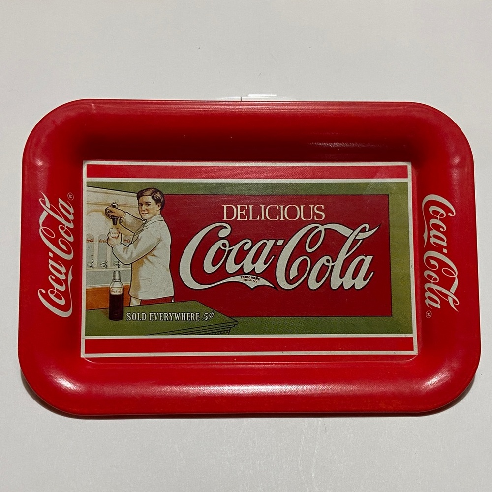 🎉 FINAL PRICE 🎉 1989 Red Coca-Cola Coke Brand Metal Tray Advertisement